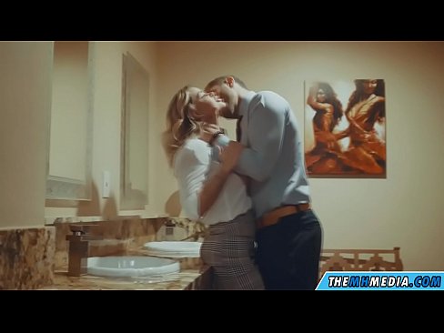 ❤️ Калі грудастая бландынка спакушае цябе ў грамадскім туалете ❤️ Порна fb у нас ❌️❤